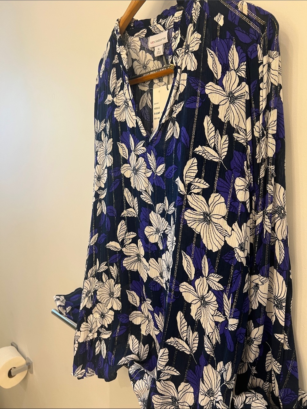 Liz Claiborne Navy, White & Purple Floral Button-Front Blouse - Picture 7 of 8